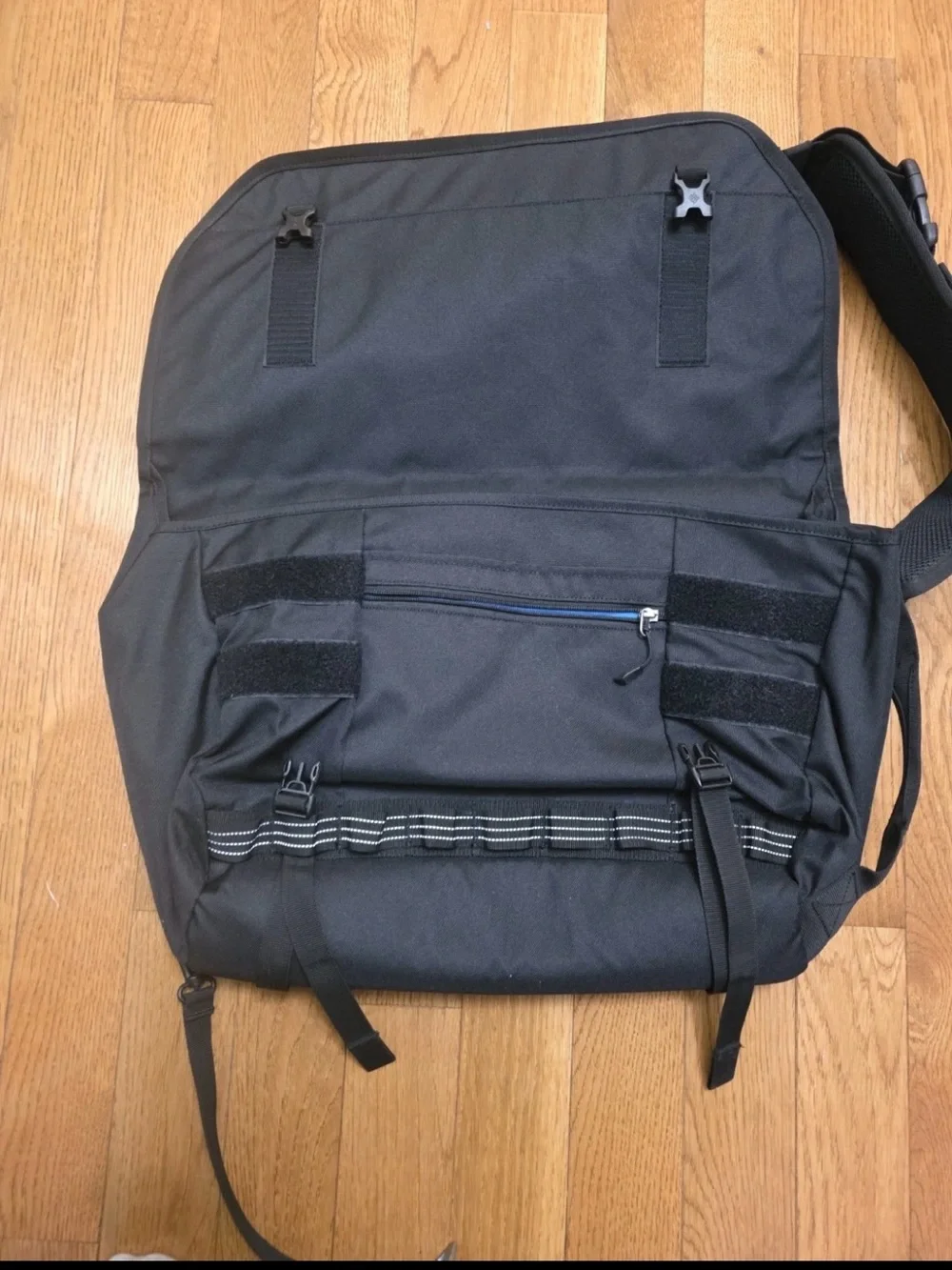 Columbia Black Messenger Bag